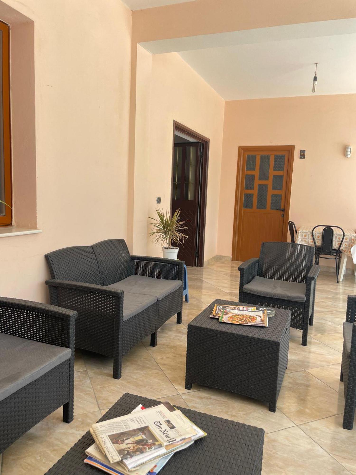 Villa Beni Osmenaj فلورا المظهر الخارجي الصورة